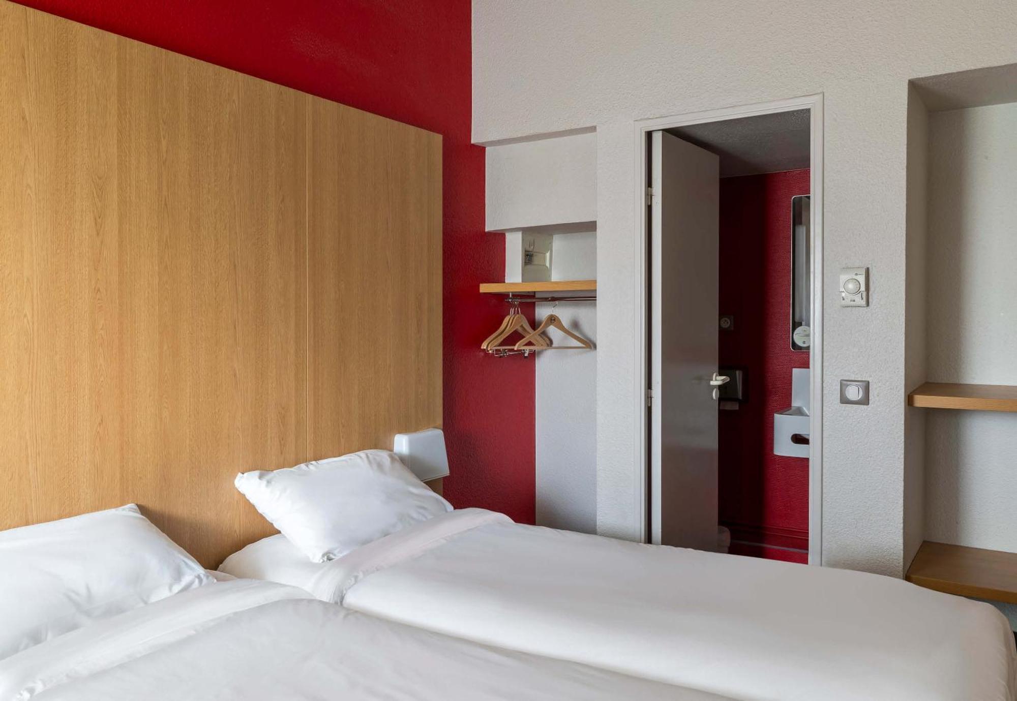 B&B Hotel Auxerre Bourgogne Moneteau Bagian luar foto